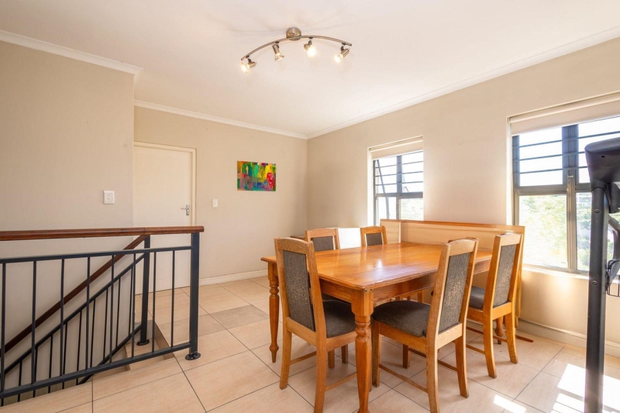 3 Bedroom Property for Sale in The Crest Western Cape